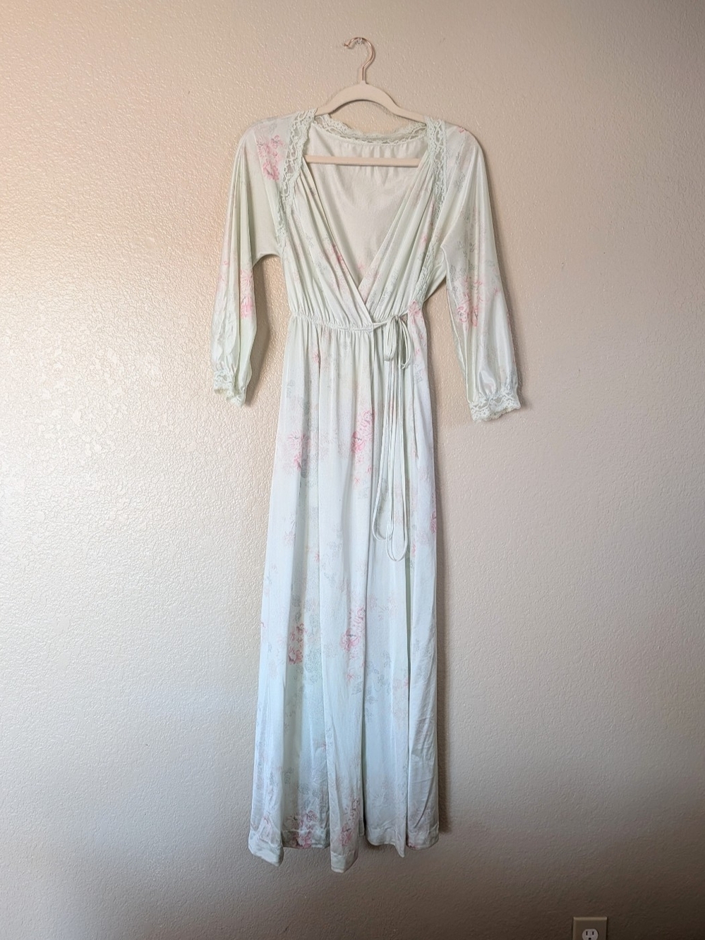 Vintage Light Mint Floral Wrap Maxi Robe with Lace Trim